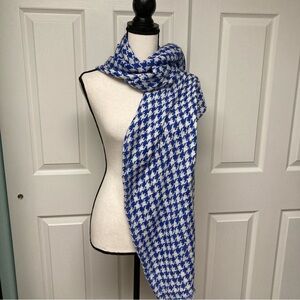 EUC Vintage oversized scarf/wrap 78x 36 cornflower blue. Large houndstooth check